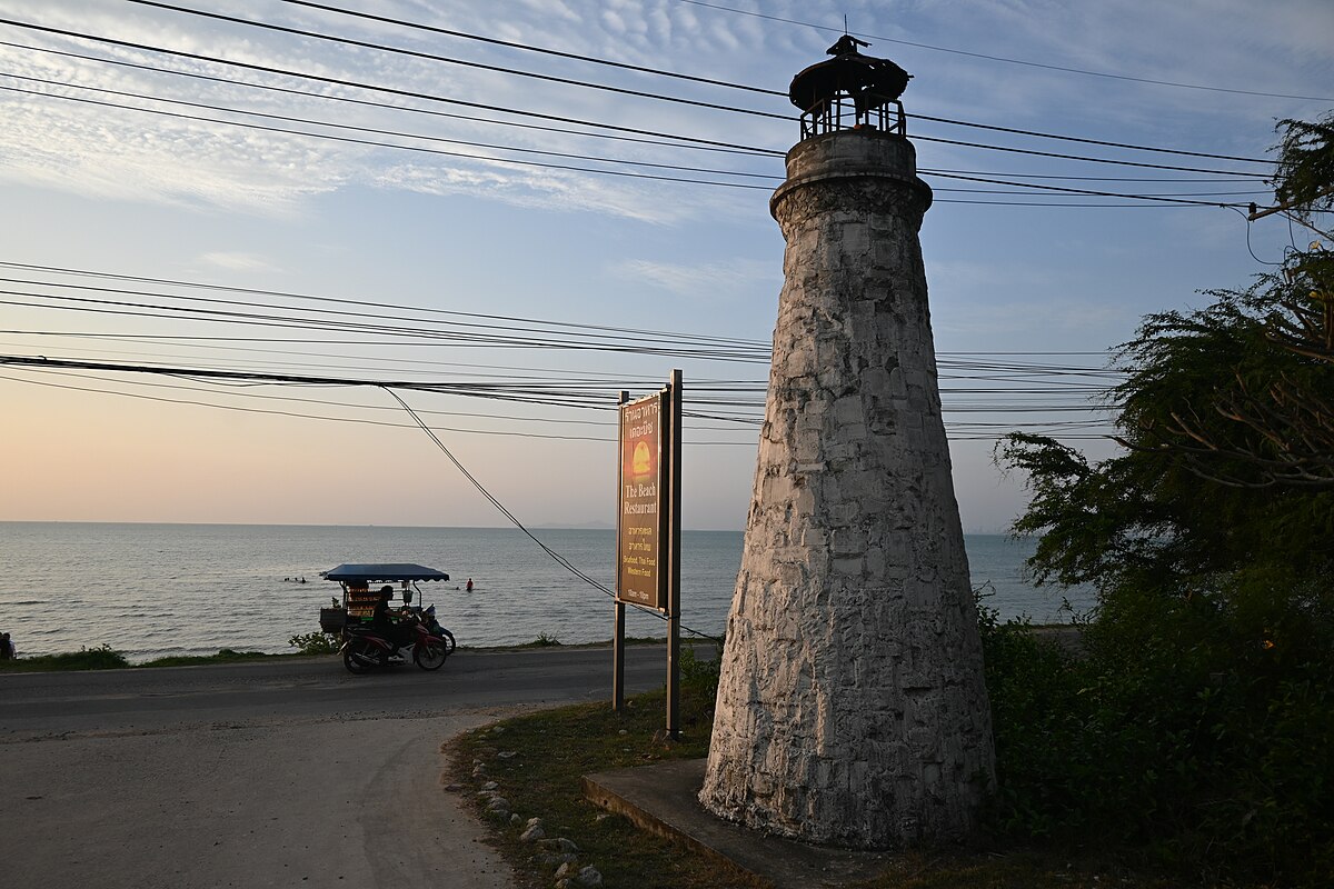 Bang Saray - scooter rental area in Pattaya
