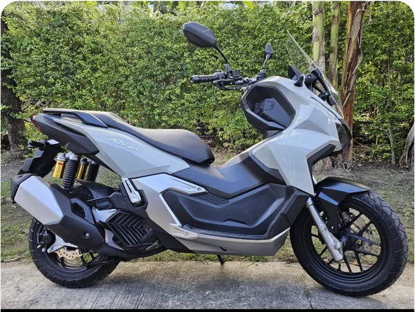 Honda ADV 160 scooter rental in Pattaya - 160cc scooter