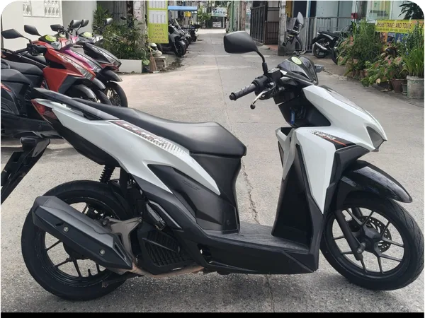 Honda Click 125i scooter rental in Pattaya - 125cc scooter
